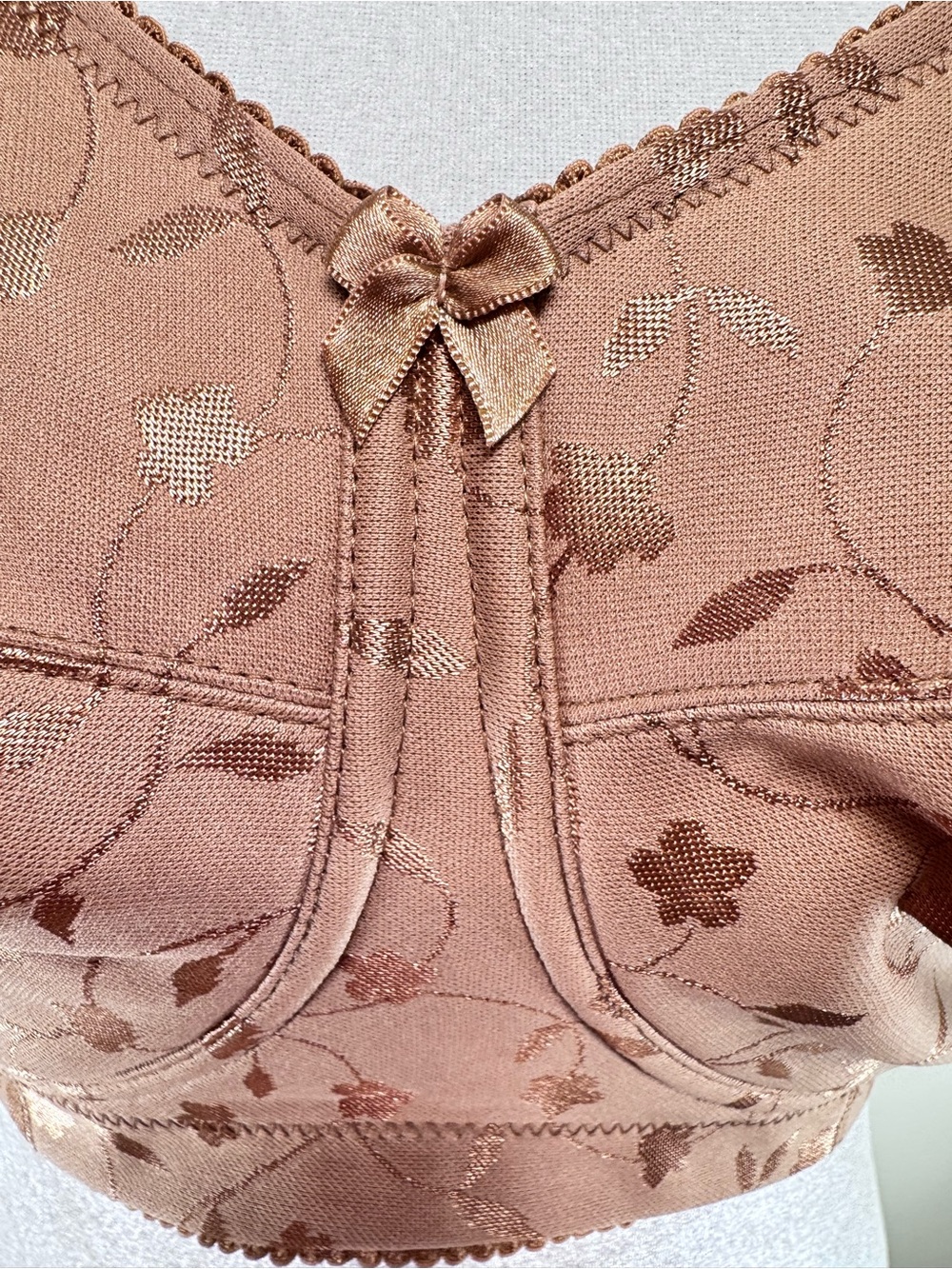 Elila Jacquard Full Support Wireless Softcup Bra 1305 Coquette Core Nude 38F - Picture 3 of 8
